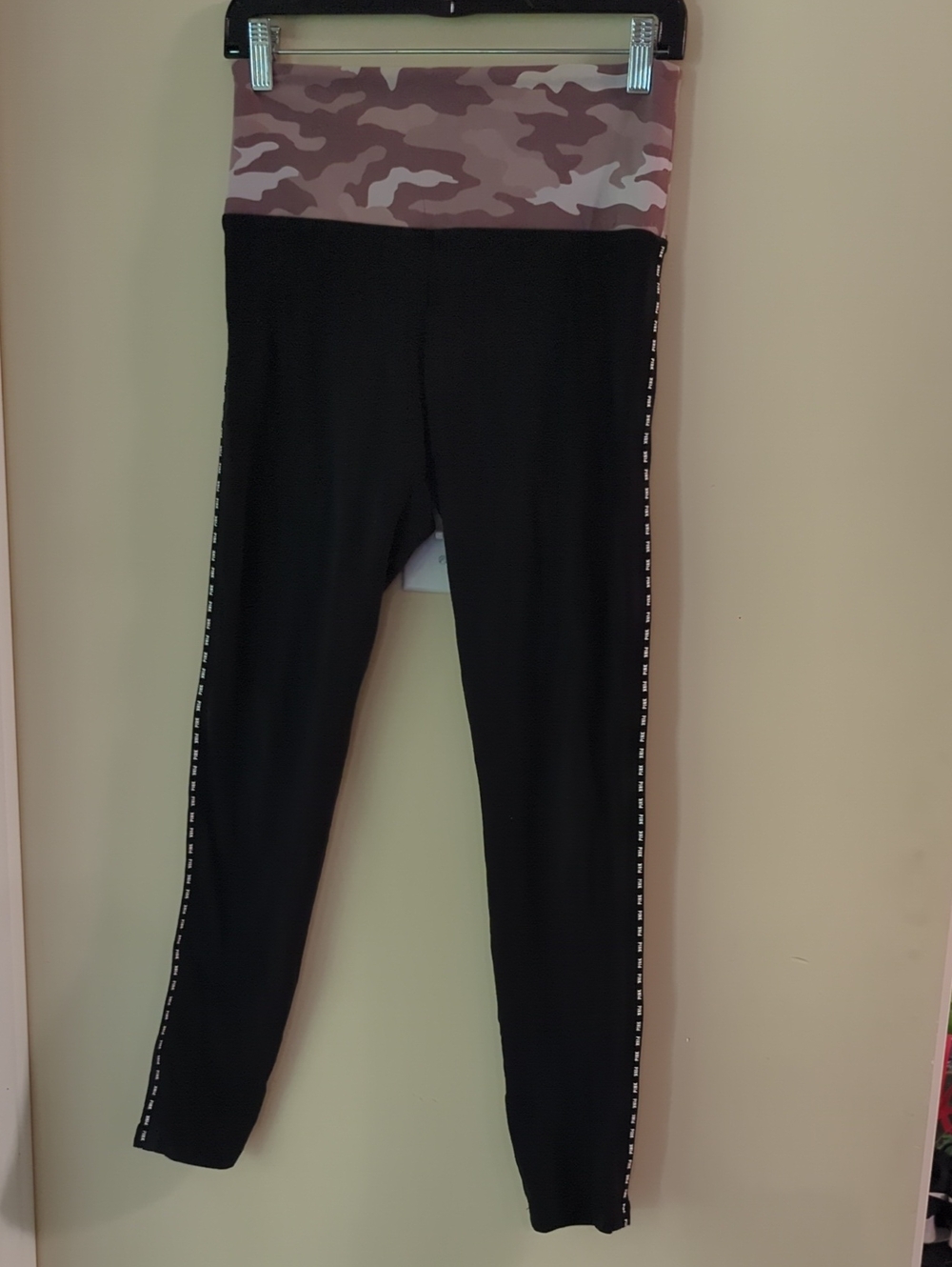 PINK Victoria's Secret Yoga Leggins